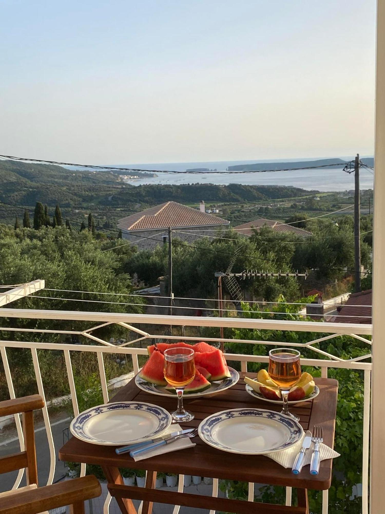 Golden Navarino'S Sunset Pylos Exterior foto